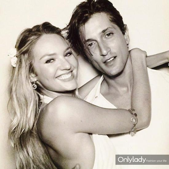 Candice Swanepoel与男友订婚